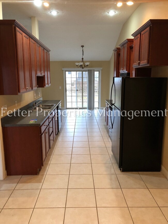 Building Photo - 10599 Tecumseh Dr