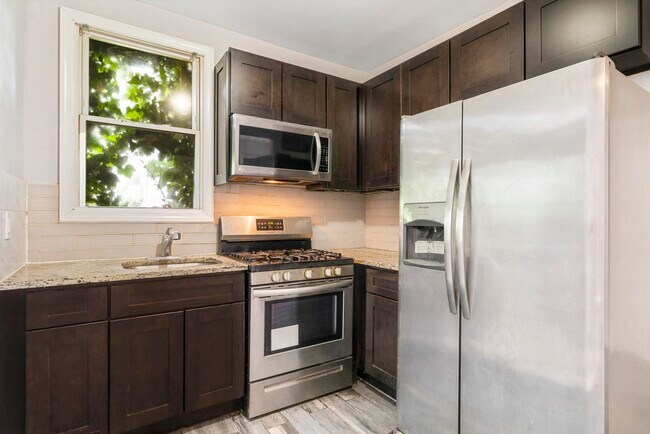 Foto del edificio - 83 Williams Ave