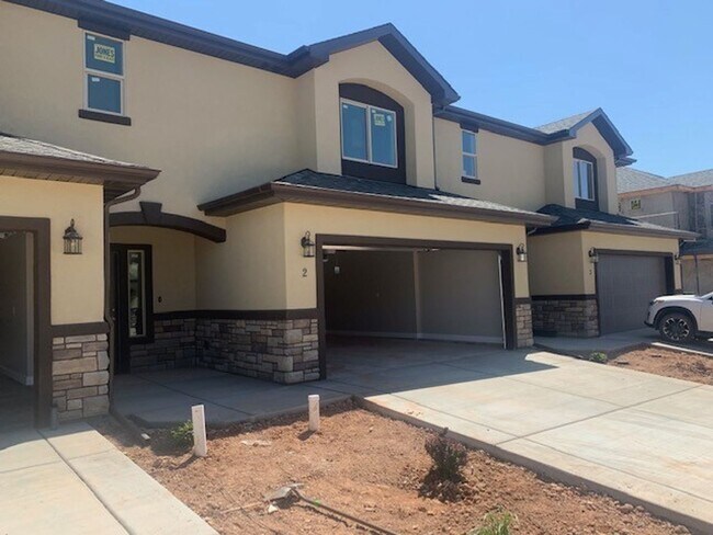 Foto del edificio - Cedar City Townhome!