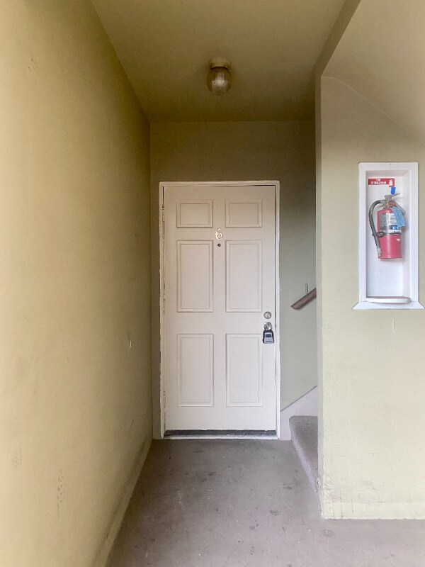 Primary Photo - 544 Los Robles Ave