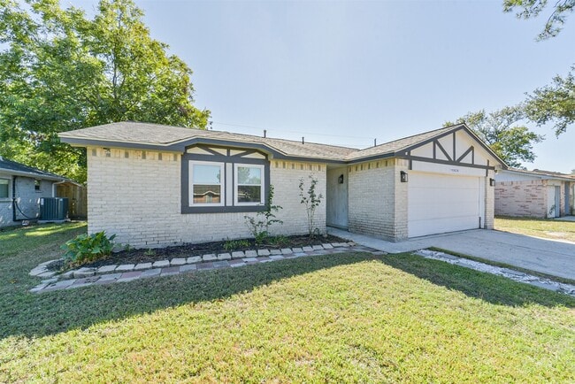 Building Photo - 10826 Thorncliff Dr