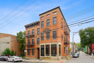 Building Photo - 412 E 13th St