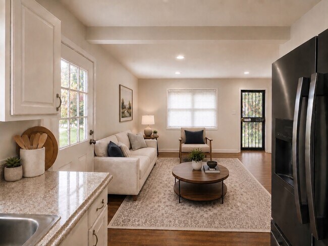Foto del edificio - 4235 Rookwood Ave
