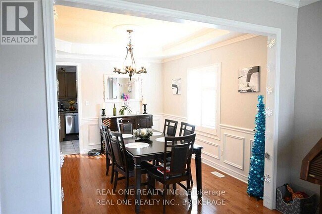 Photo du bâtiment - 2475 CEDAR MEADOW Ln