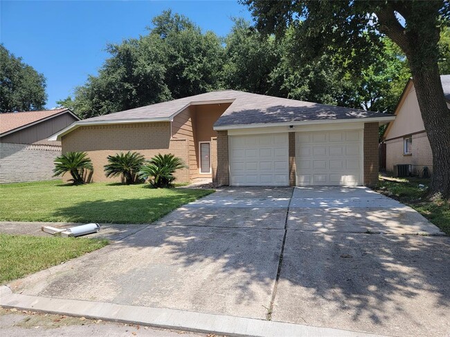 Building Photo - 11826 Sawmill Stream Cir