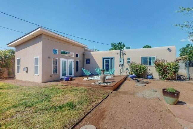 Building Photo - 3024 Delano Pl NE
