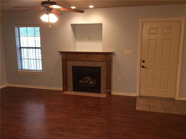 Building Photo - 3586 W Chevaux Dr