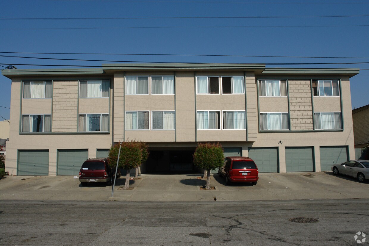 Building Photo - 131 Santa Maria Ave
