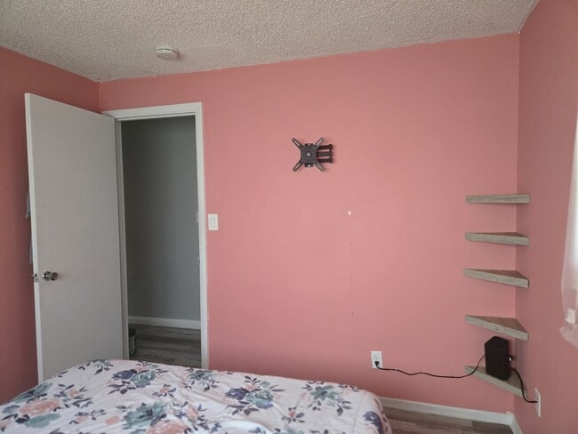 Room #1.2 - 5354 Marcia Pl