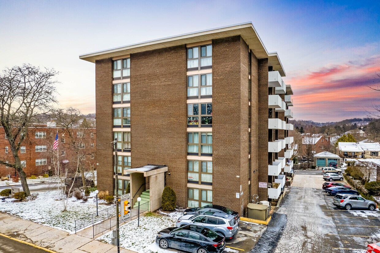 The Summit Apartments in Pittsburgh, PA
