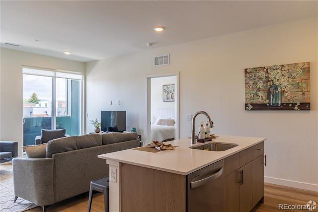 Foto del edificio - 5256 N Federal Blvd