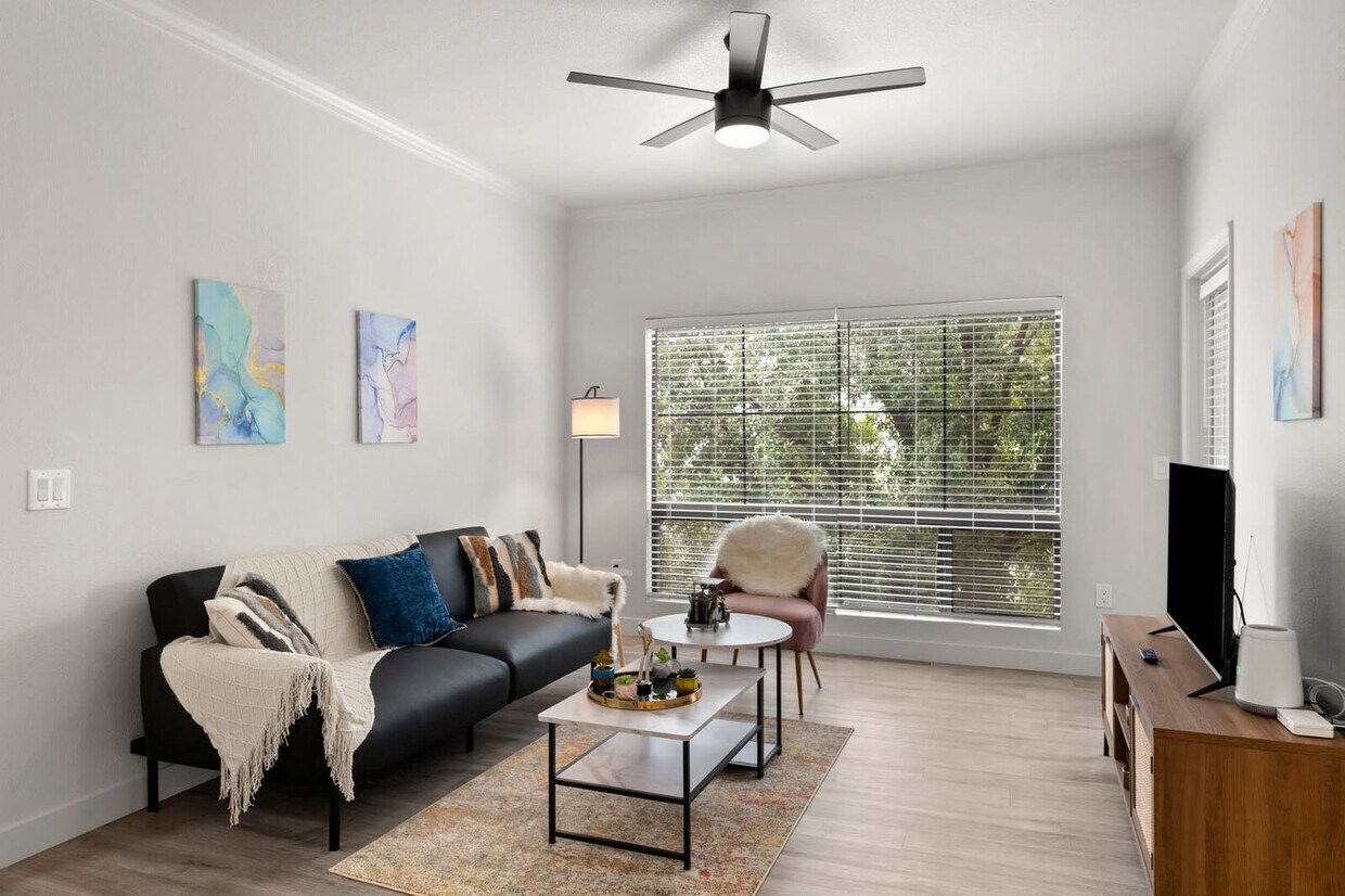 Foto principal - 875 W Pecos Rd