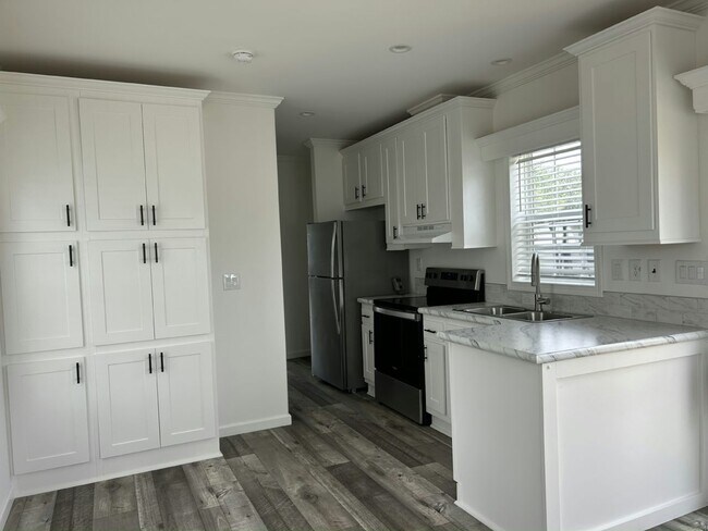 Foto del edificio - 6105 Land O' Lakes Blvd