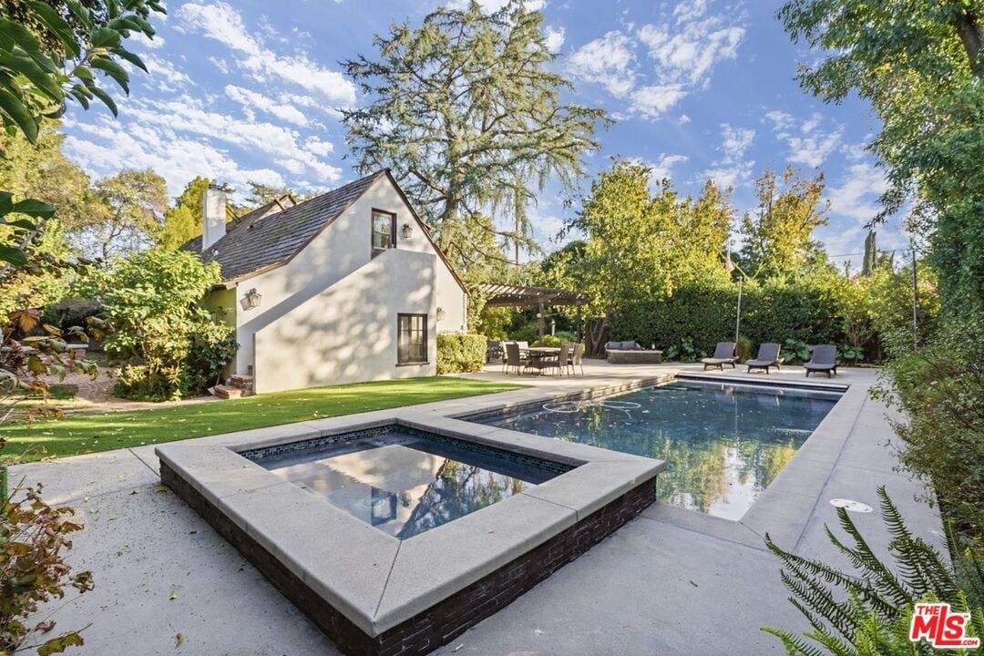 Foto principal - 23057 Sylvan St