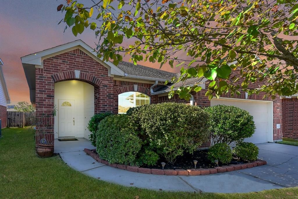 Primary Photo - 28531 Lockeridge View Dr