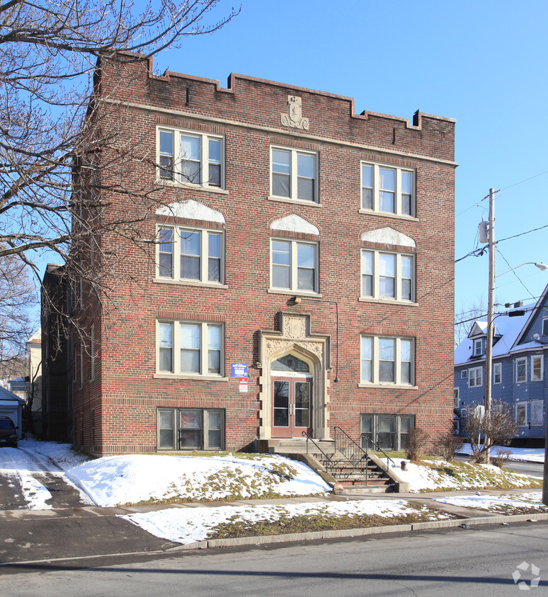 Building Photo - 2929-2935 S Salina St