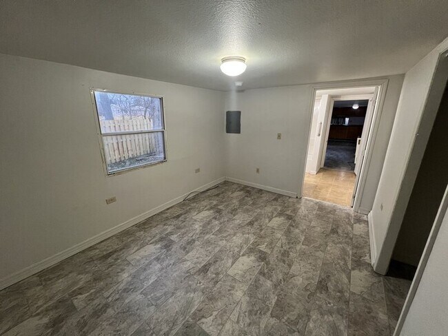 Foto del edificio - 140 N Pleasant Ave