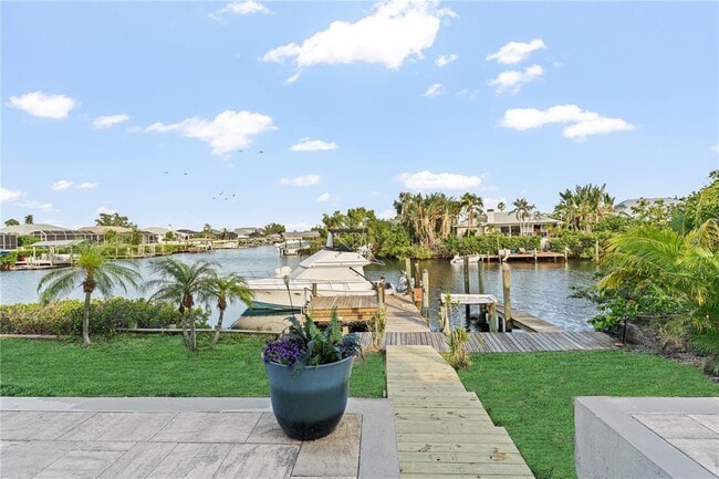 Foto del edificio - 6611 Surfside Blvd