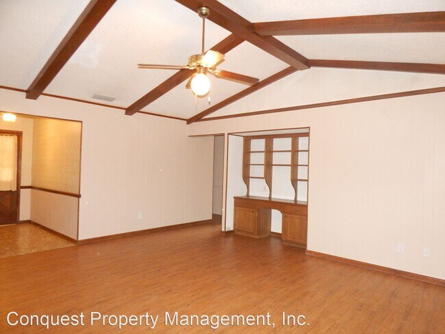 Building Photo - 3 br, 2 bath House - 923 E. 8th St.