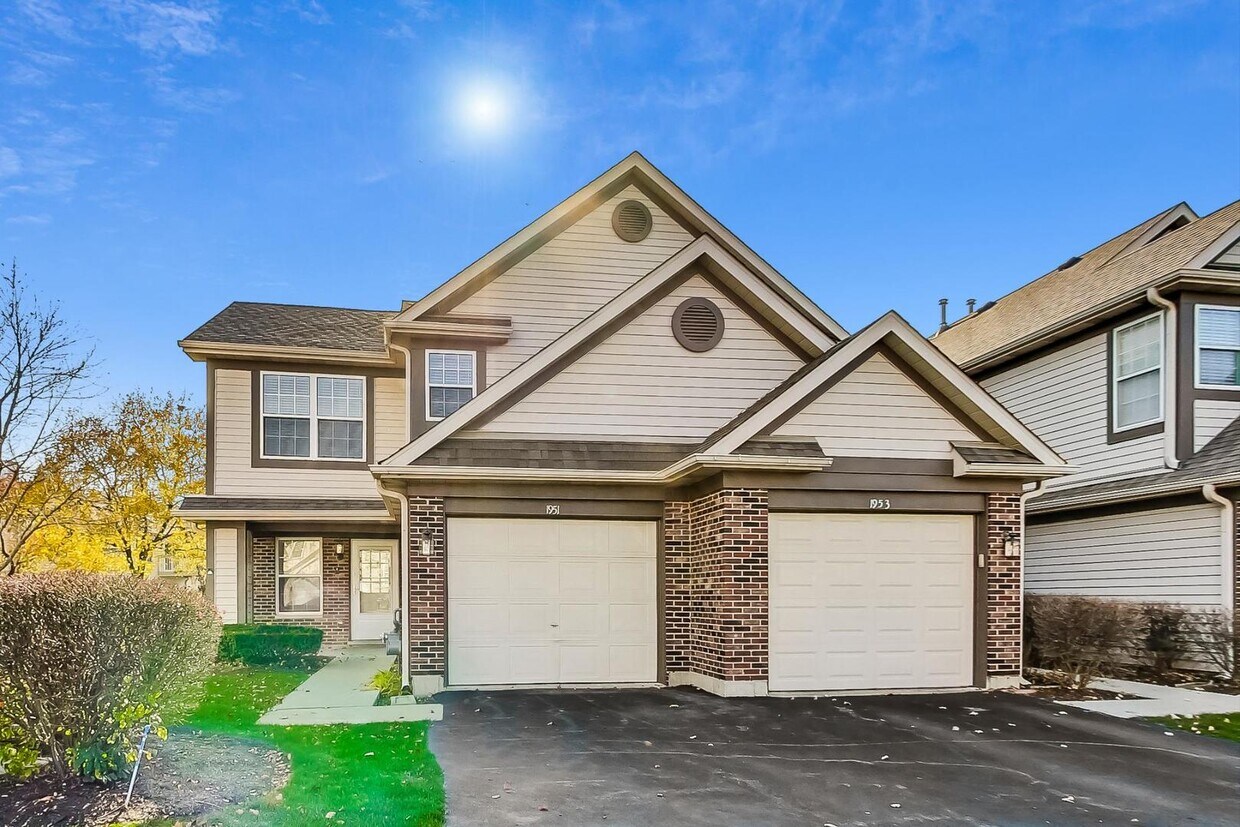 1951 Lilac Ct, Schaumburg, IL 60193 Townhome Rentals in Schaumburg IL