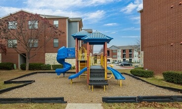 Building Photo - 1350 Skyline Rd