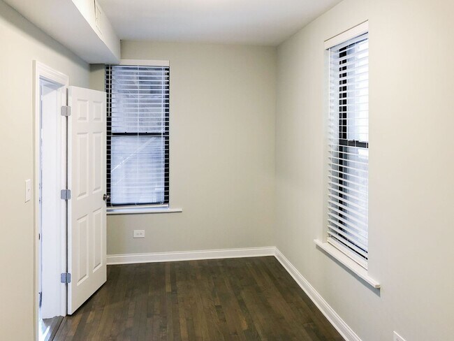 Foto del edificio - 2732 N Wayne Ave