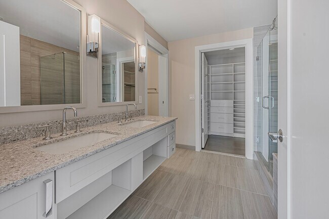 Baño principal - 4960 Fairmont Ave