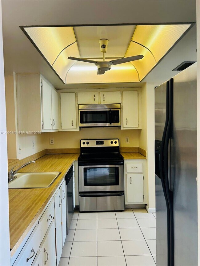 Foto del edificio - 7355 NW 18th St