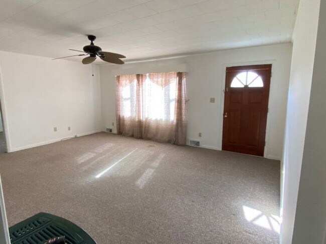 Foto del edificio - 2422 W Lee Hwy