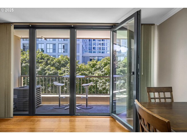 Foto del edificio - 255 SW Harrison St