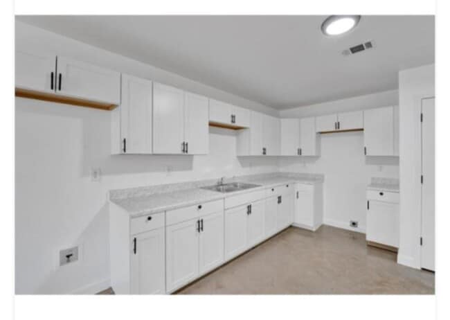 Building Photo - 1373 Cooper St