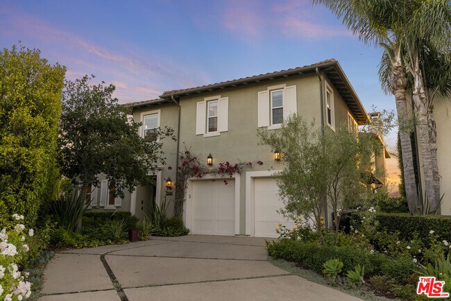 Building Photo - 7584 Coastal View Dr
