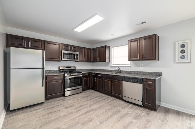 3BR, 2.5BA 1,610SF - Kitchen - Yorkshire Meadows
