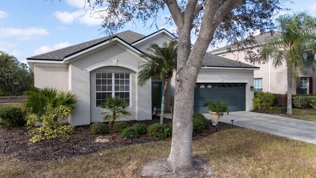 Foto del edificio - "Spacious 3-Bedroom Oasis with 2 Baths and 2,287 Sq Ft in Bradenton!"