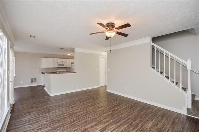 Foto del edificio - 3604 Cameron Hills Pl