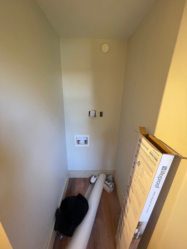 Washer dryer - 199 Essex St
