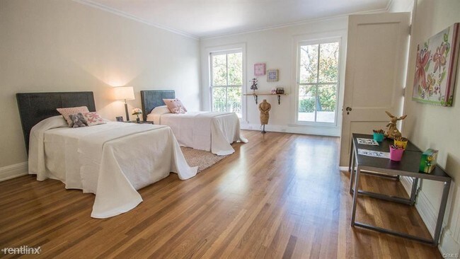 Building Photo - 6 br, 5 bath House - 1425 Wentworth Ave