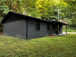 Building Photo - 515 McMillan Rd