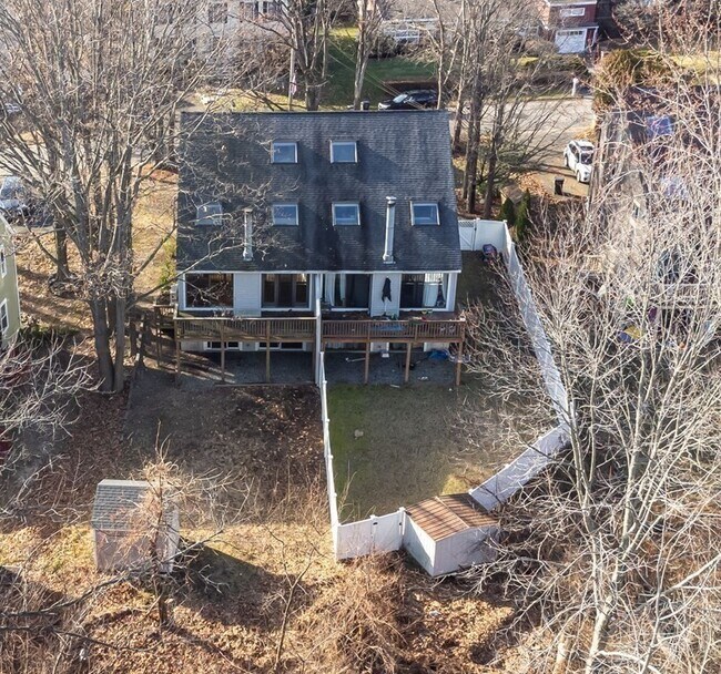 Foto del edificio - 117 Pilgrim Rd