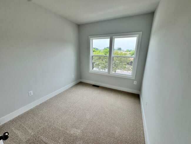 Foto del edificio - 3974 Springfield Rd