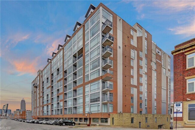 Foto del edificio - 2222 Detroit Ave