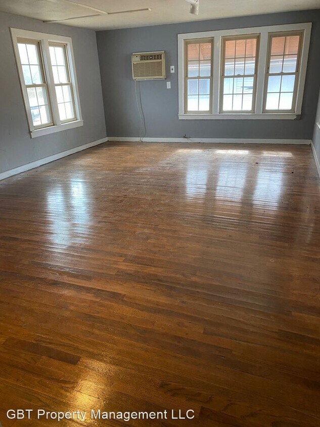 Foto del edificio - 2 br, 1 bath House - 310 S. Elm St.