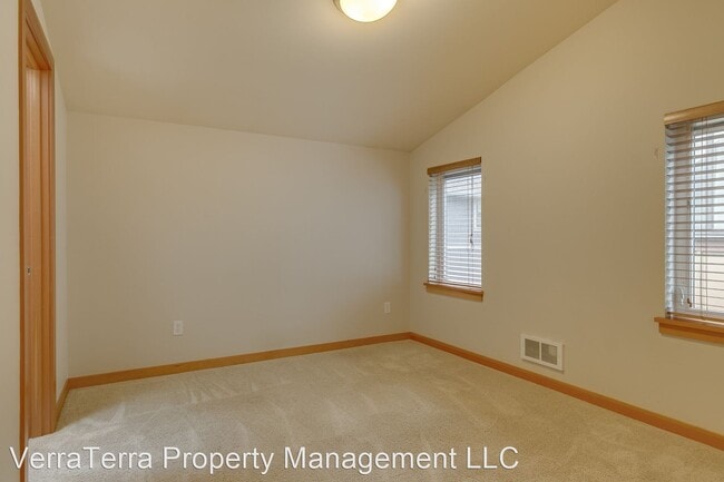 Building Photo - 3 br, 2.5 bath House - 1412 NW 67th St Unit C