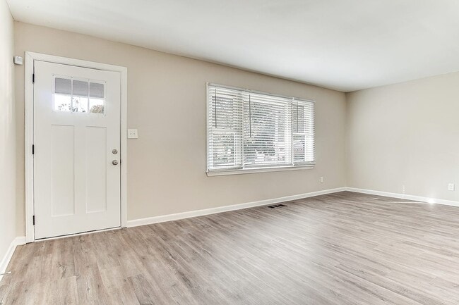 Building Photo - 1892 S Columbia Pl