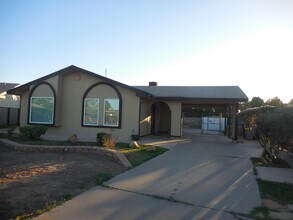 Building Photo - 608 Thames Dr