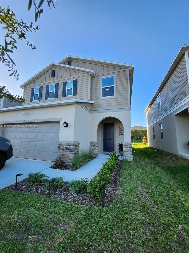 Building Photo - 1172 Papaya Cir.