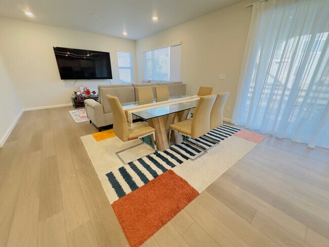 Foto del edificio - 6944 Hidden Cv Ct