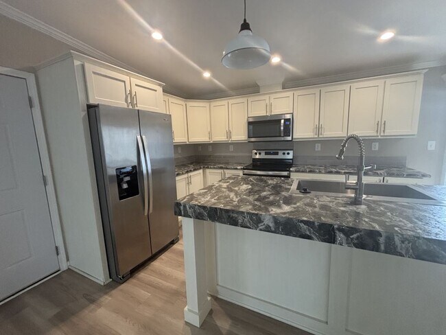 Foto del edificio - 934 Cayman Ave W