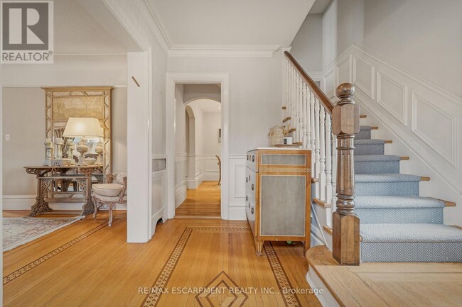 Building Photo - 74 Oak Knoll Dr