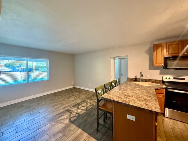 Foto del edificio - ADORABLE 2 BED WINTER PARK RENTAL HOME